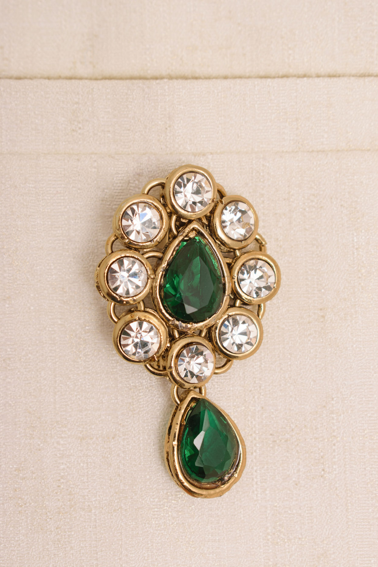 Manyavar Men Emerald Green Stone Embedded Drop Shaped Brooch