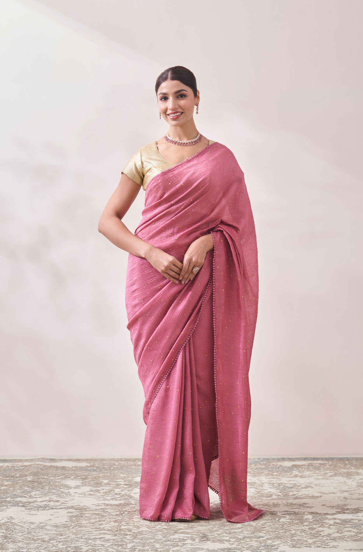 Mohey Women Pink Stone Embellished Saree