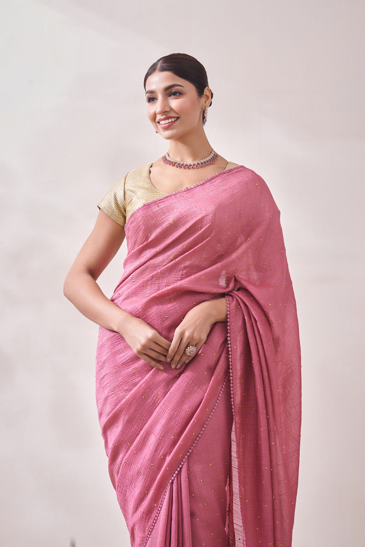 Mohey Women Pink Stone Embellished Saree