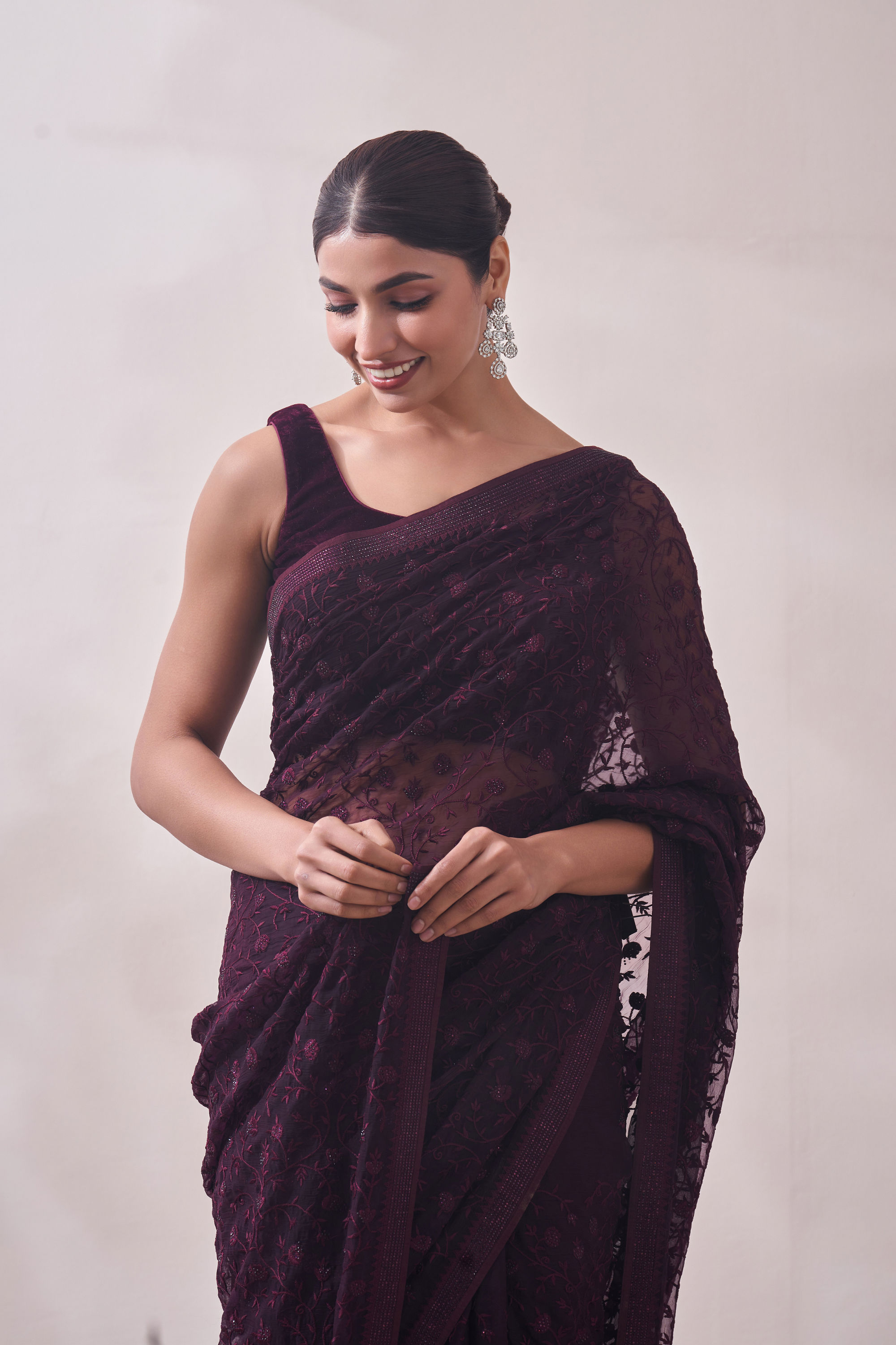 Mohey Women Dark Magenta Embroidered Organza Saree