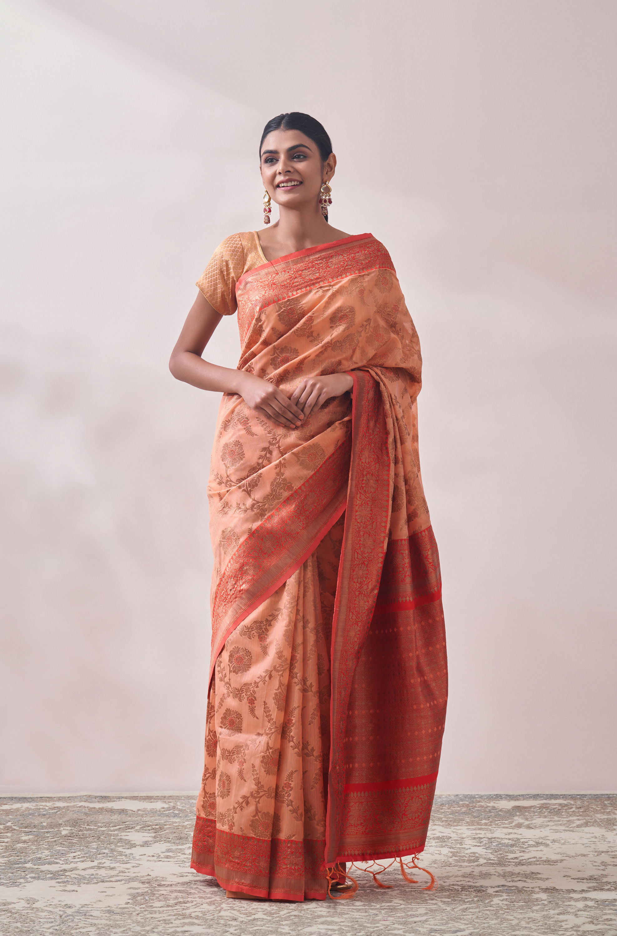 Mohey Women Cherry Peach Patterned Saree