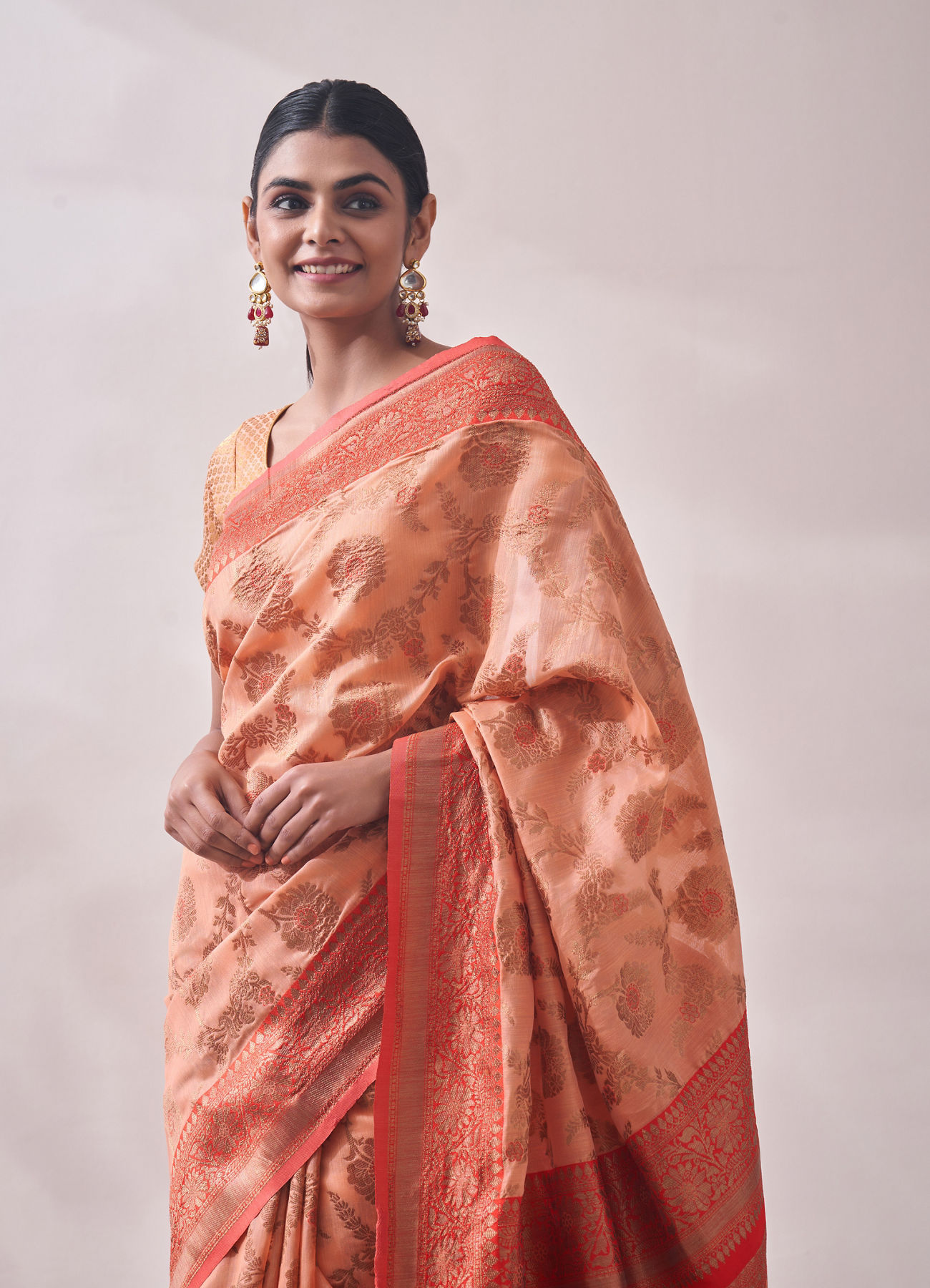 Mohey Women Cherry Peach Patterned Saree