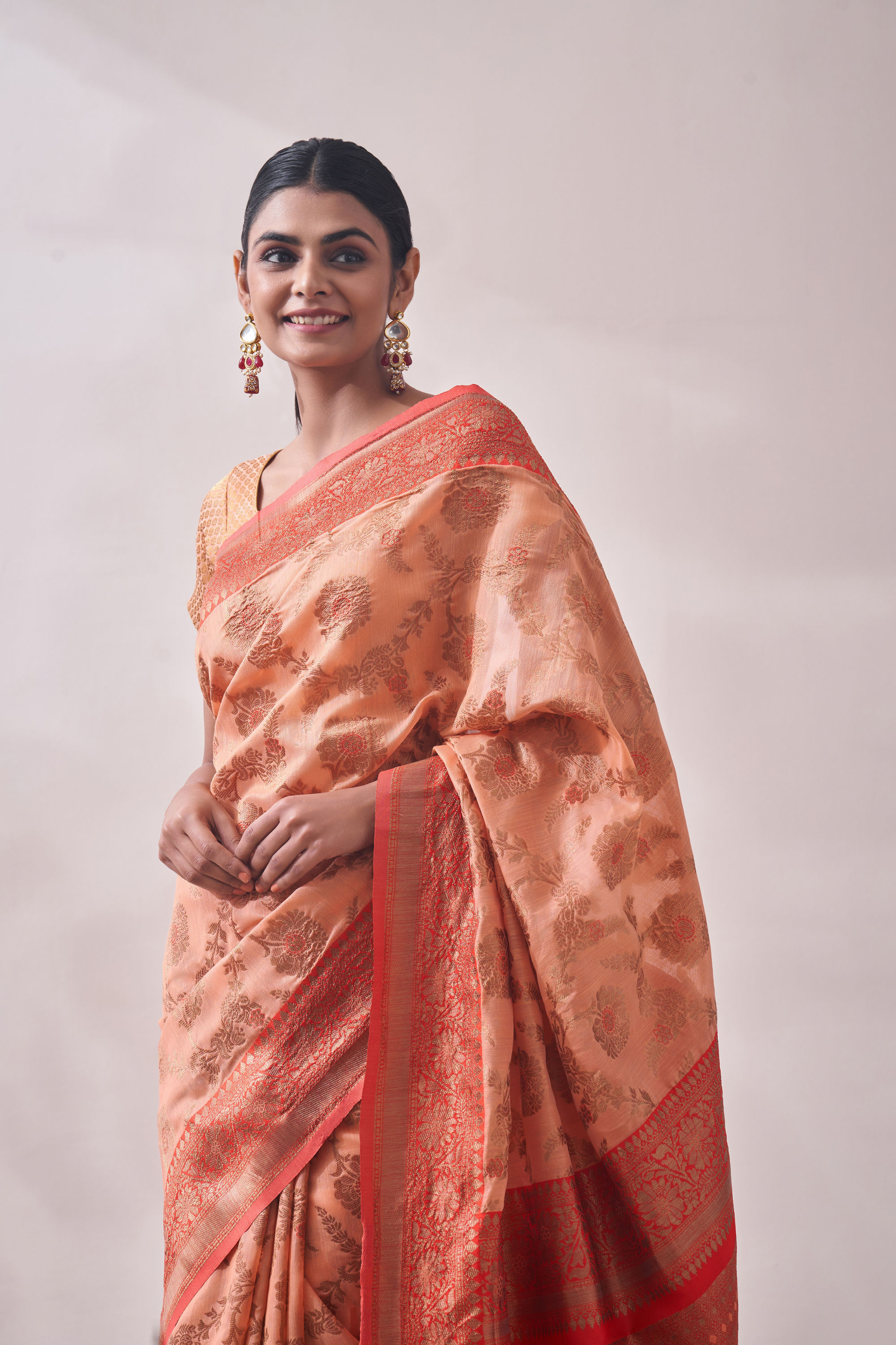 Mohey Women Cherry Peach Patterned Saree