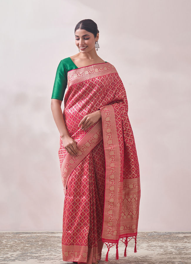 alt message - Mohey Women Rani Pink Patterned Saree image number 0