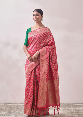 Mohey Women Rani Pink Patterned Saree image number 3