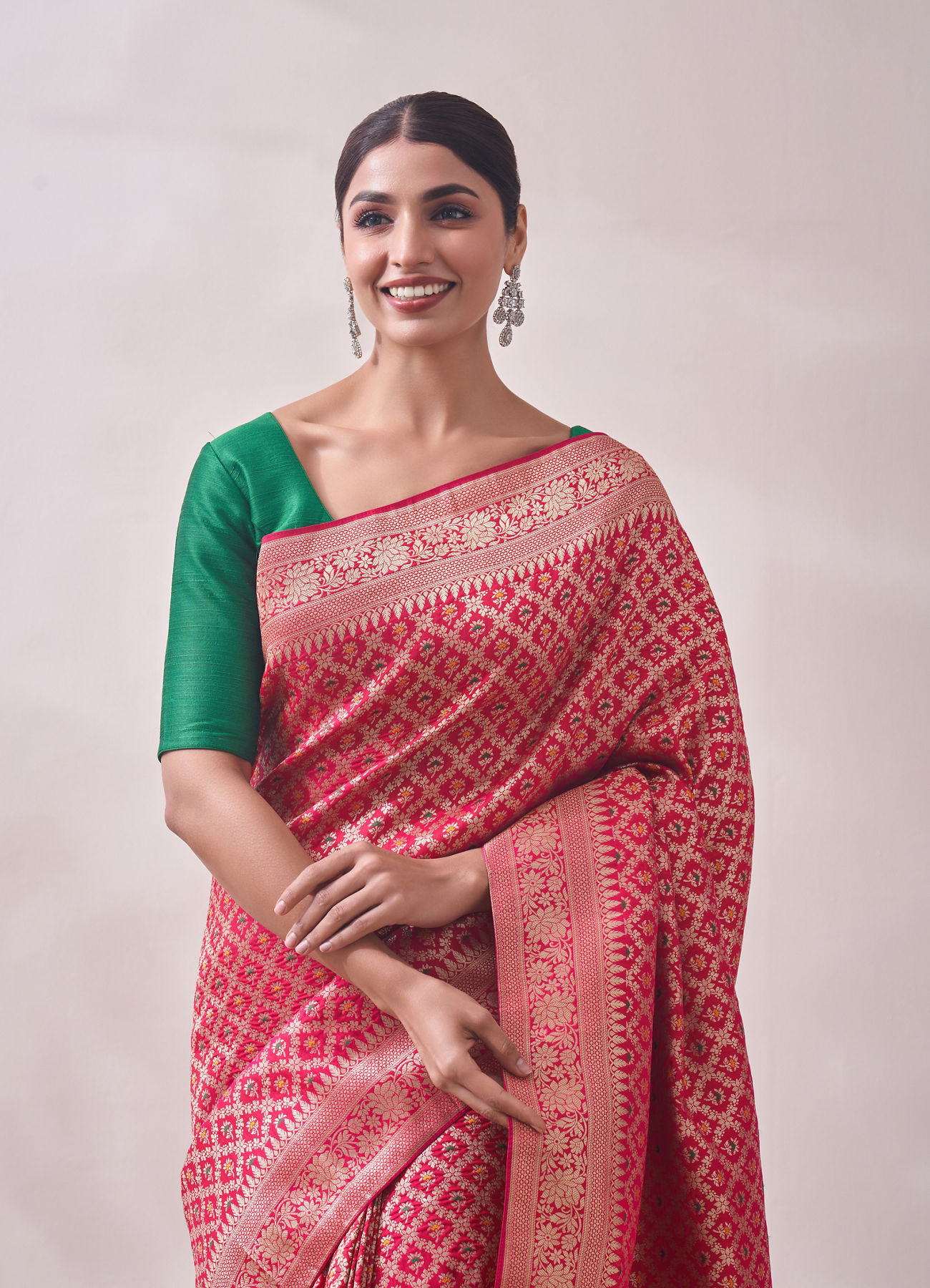 Mohey Women Rani Pink Patterned Saree