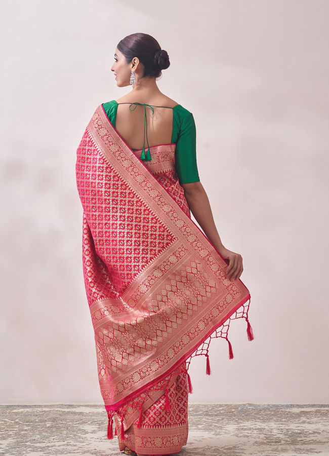 alt message - Mohey Women Rani Pink Patterned Saree image number 2