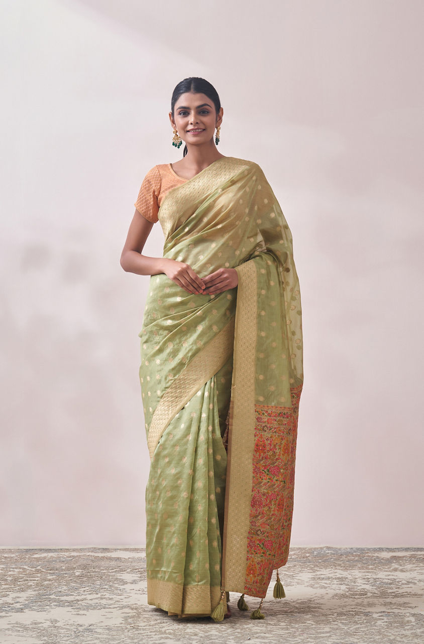 Mohey Women Light Green Zari Weaved Saree