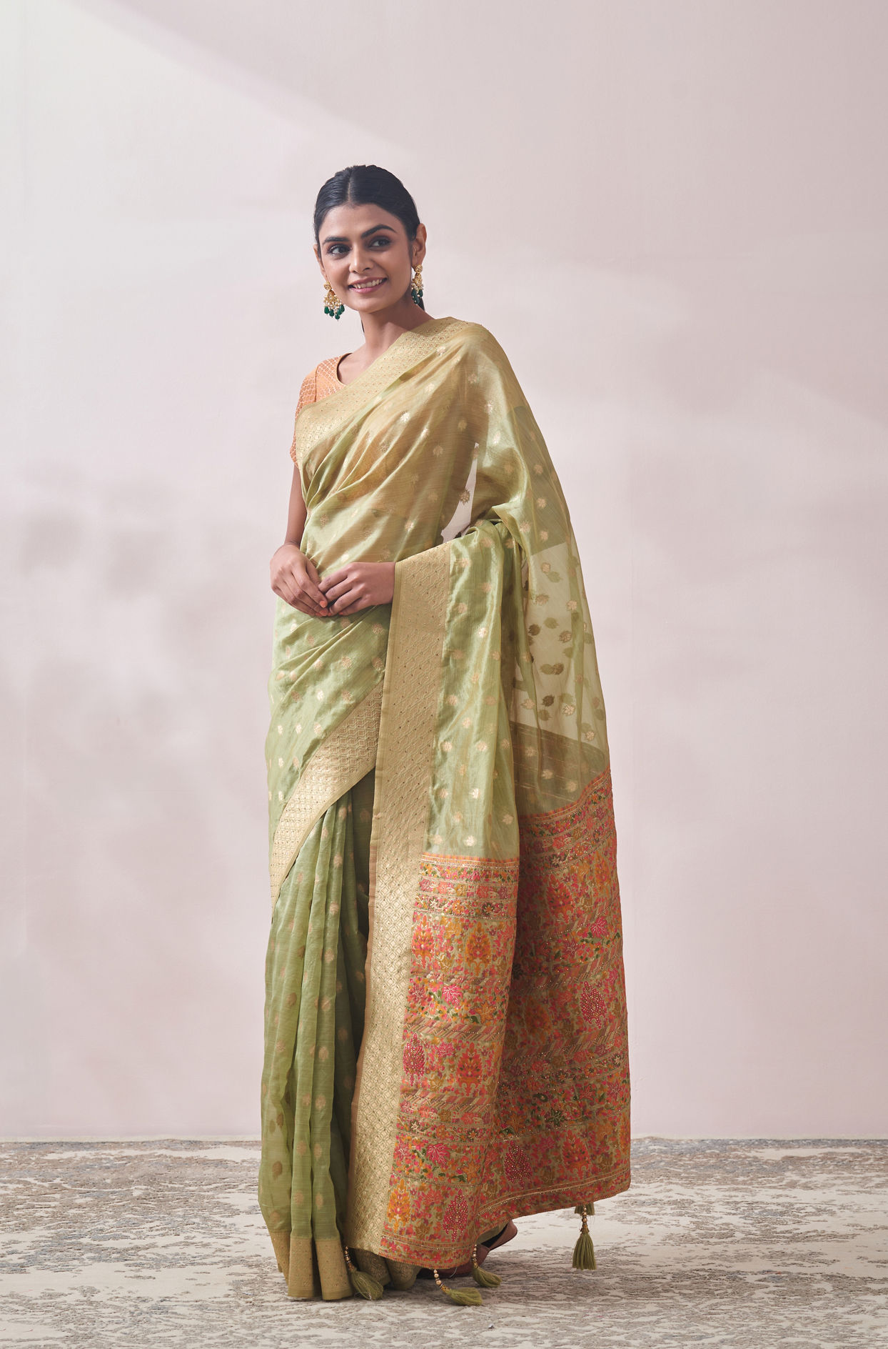 Mohey Women Light Green Zari Weaved Saree