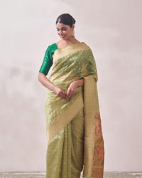 Mohey Women Classy Pista Patterned Saree