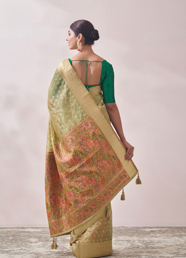 Mohey Women Classy Pista Patterned Saree