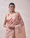 alt message - Mohey Women Coral Pink Floral Print Saree image number 1