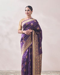 Mohey Women Dark Purple Contrast Motif Saree