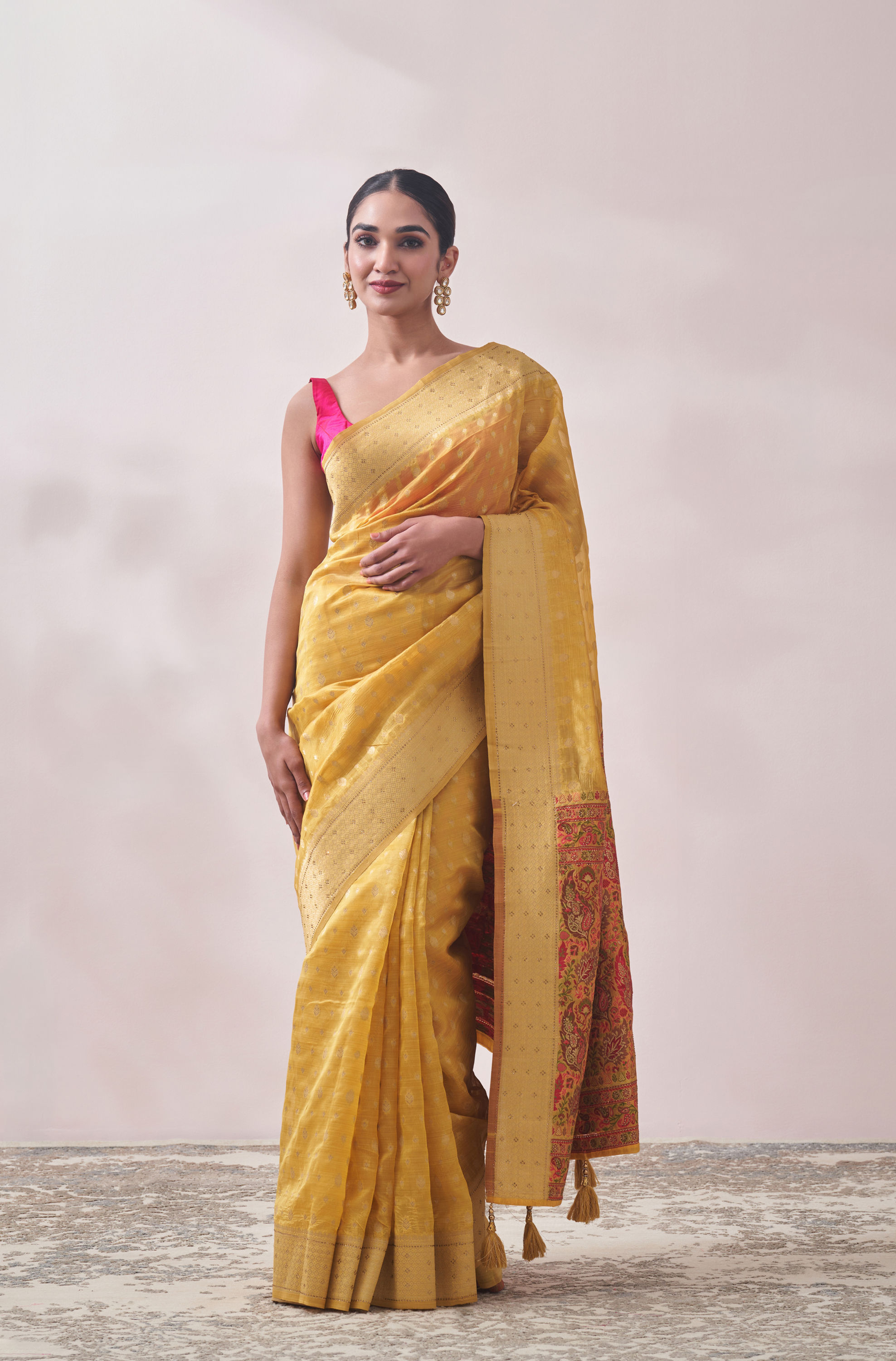 Mohey Women Turmeric Yellow Patterned Saree