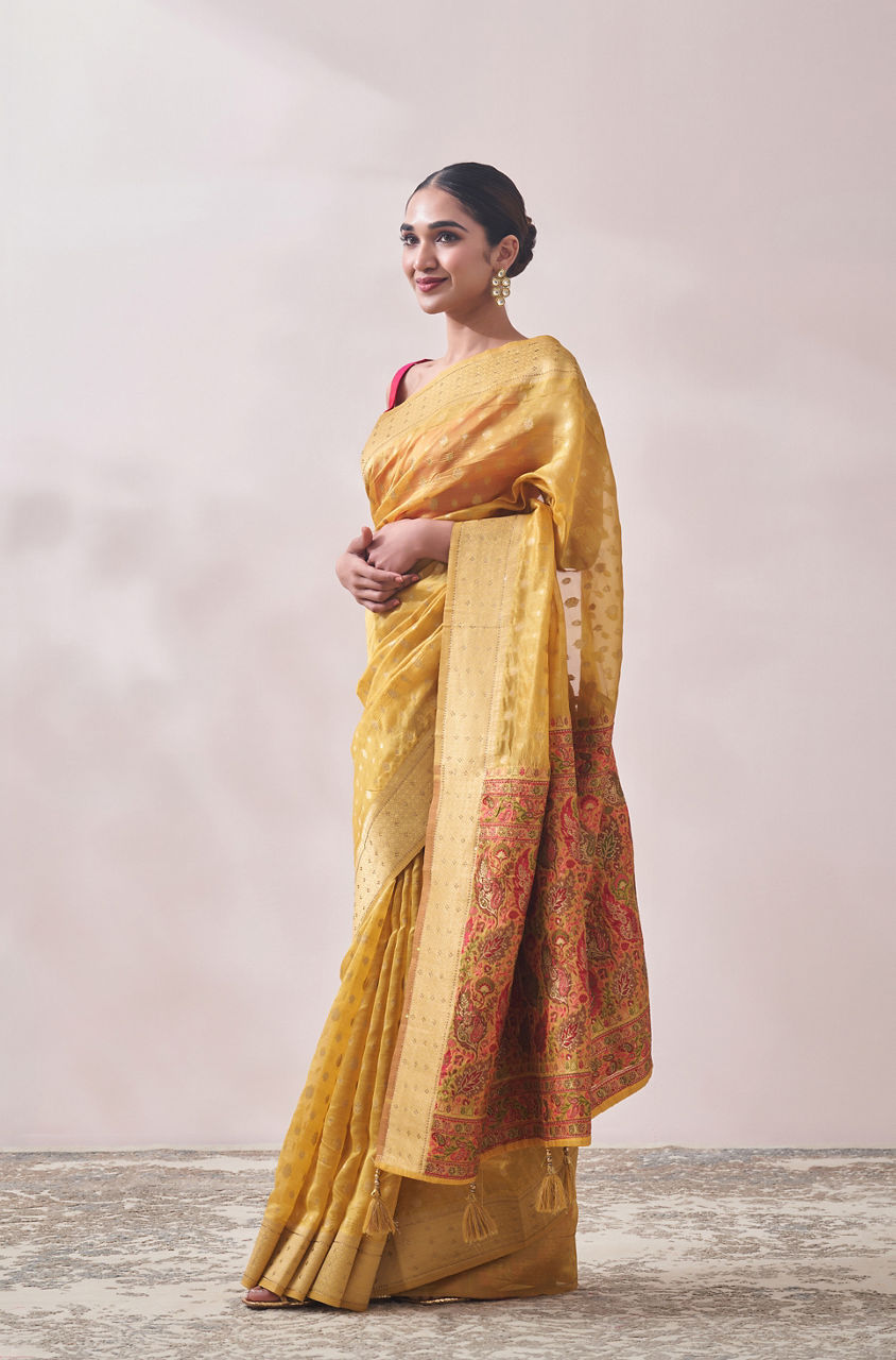 Mohey Women Turmeric Yellow Patterned Saree