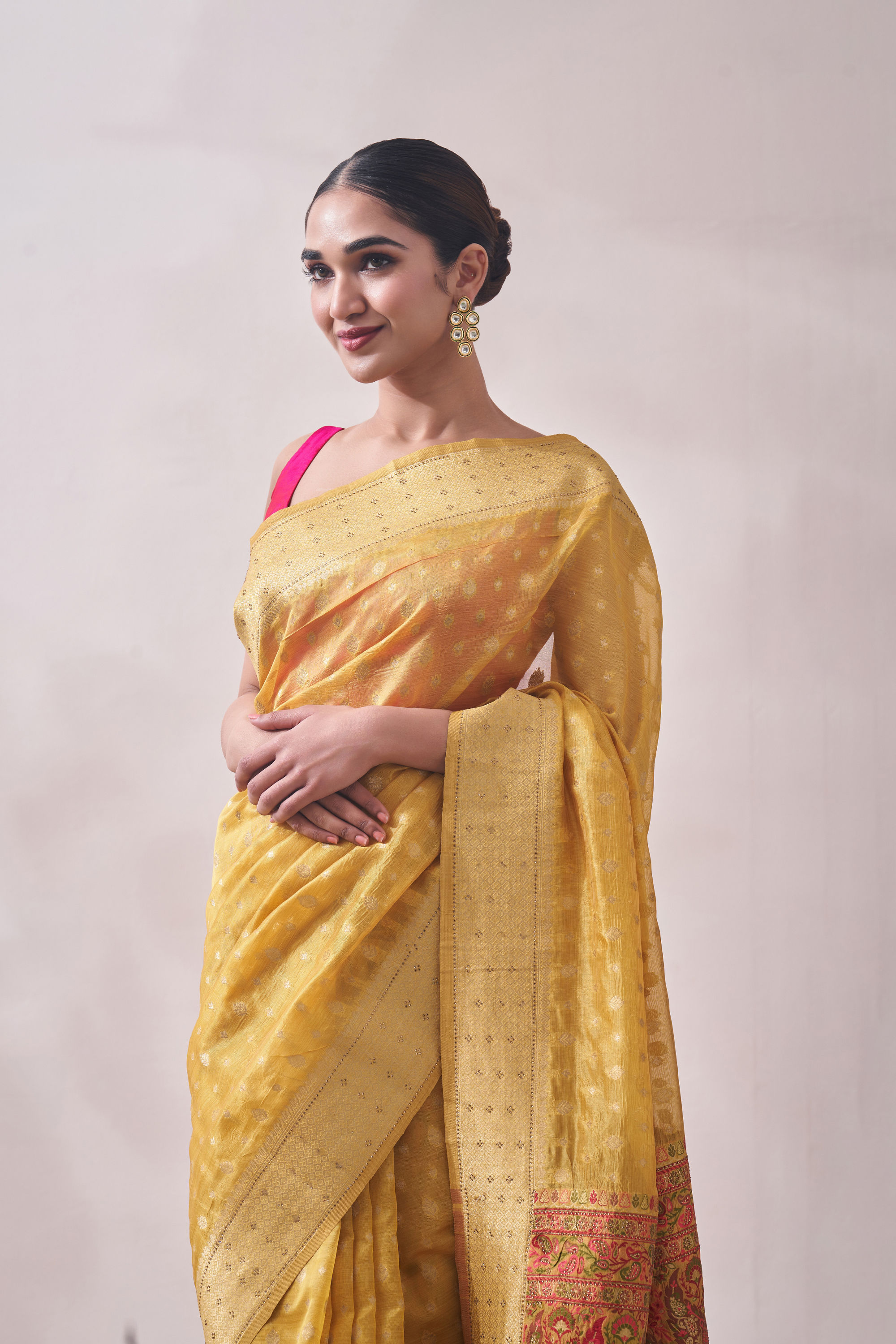 Mohey Women Turmeric Yellow Patterned Saree