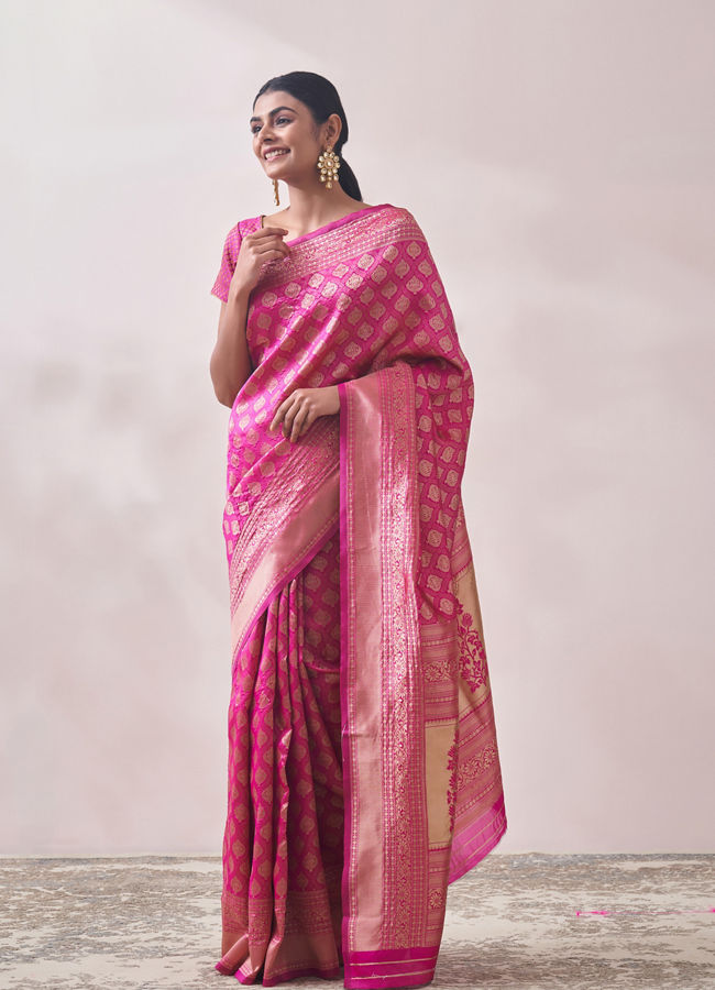 alt message - Mohey Women Dark Pink Zari Weaved Saree image number 3