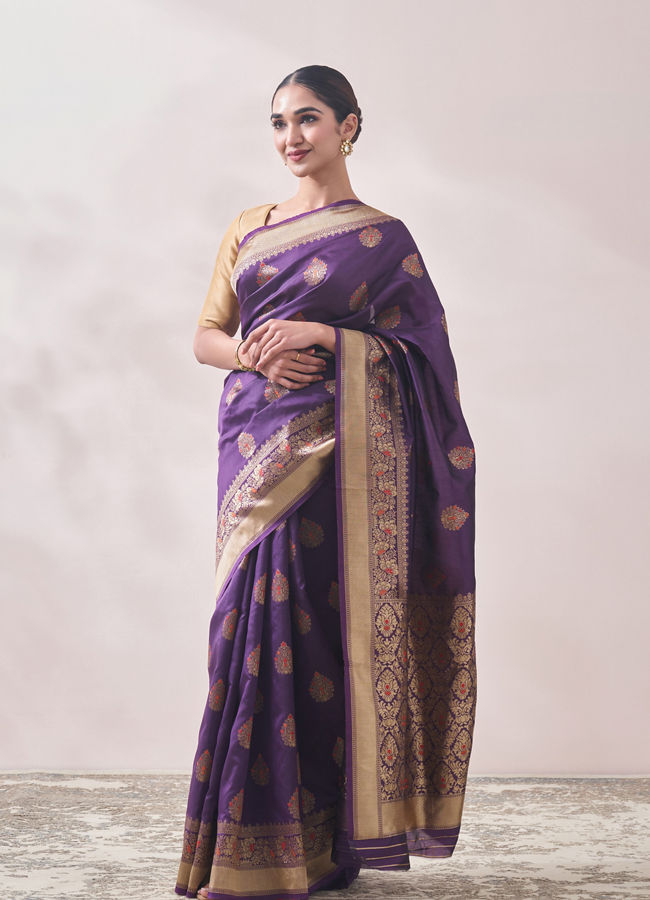 alt message - Mohey Women Dark Purple Contrast Motif Saree image number 3