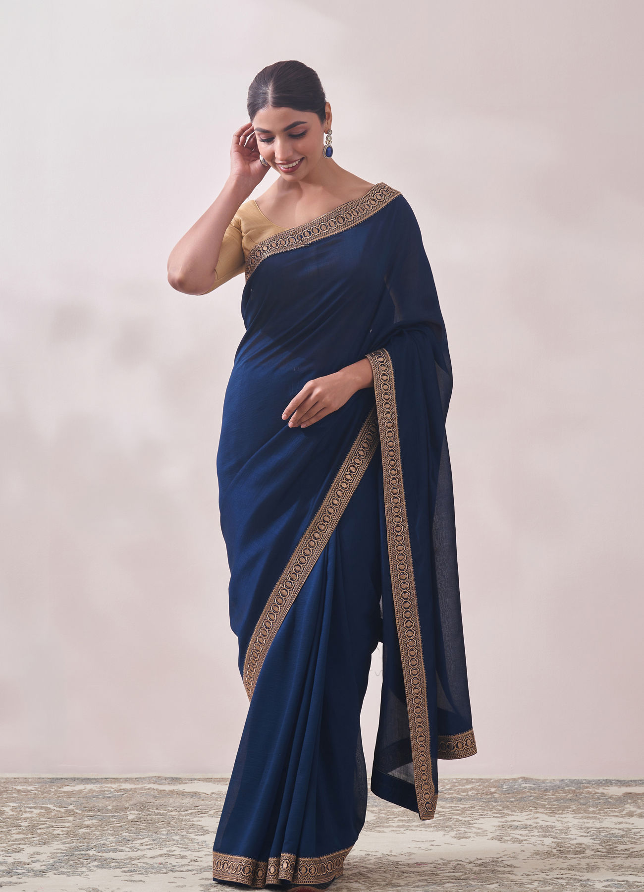 Mohey Women Teal Blue Patterned Saree