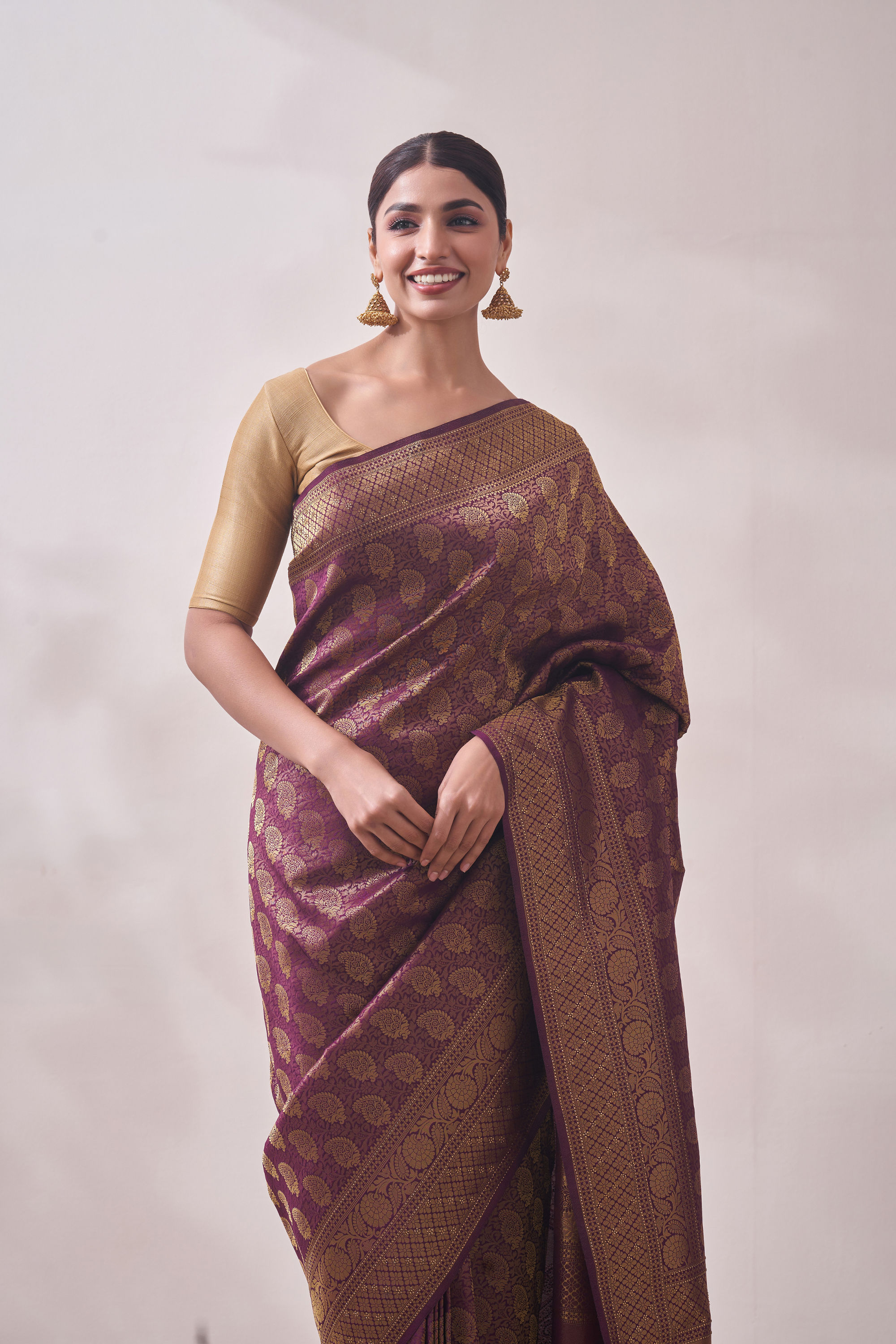 Mohey Women Berry Wine Patterned Saree