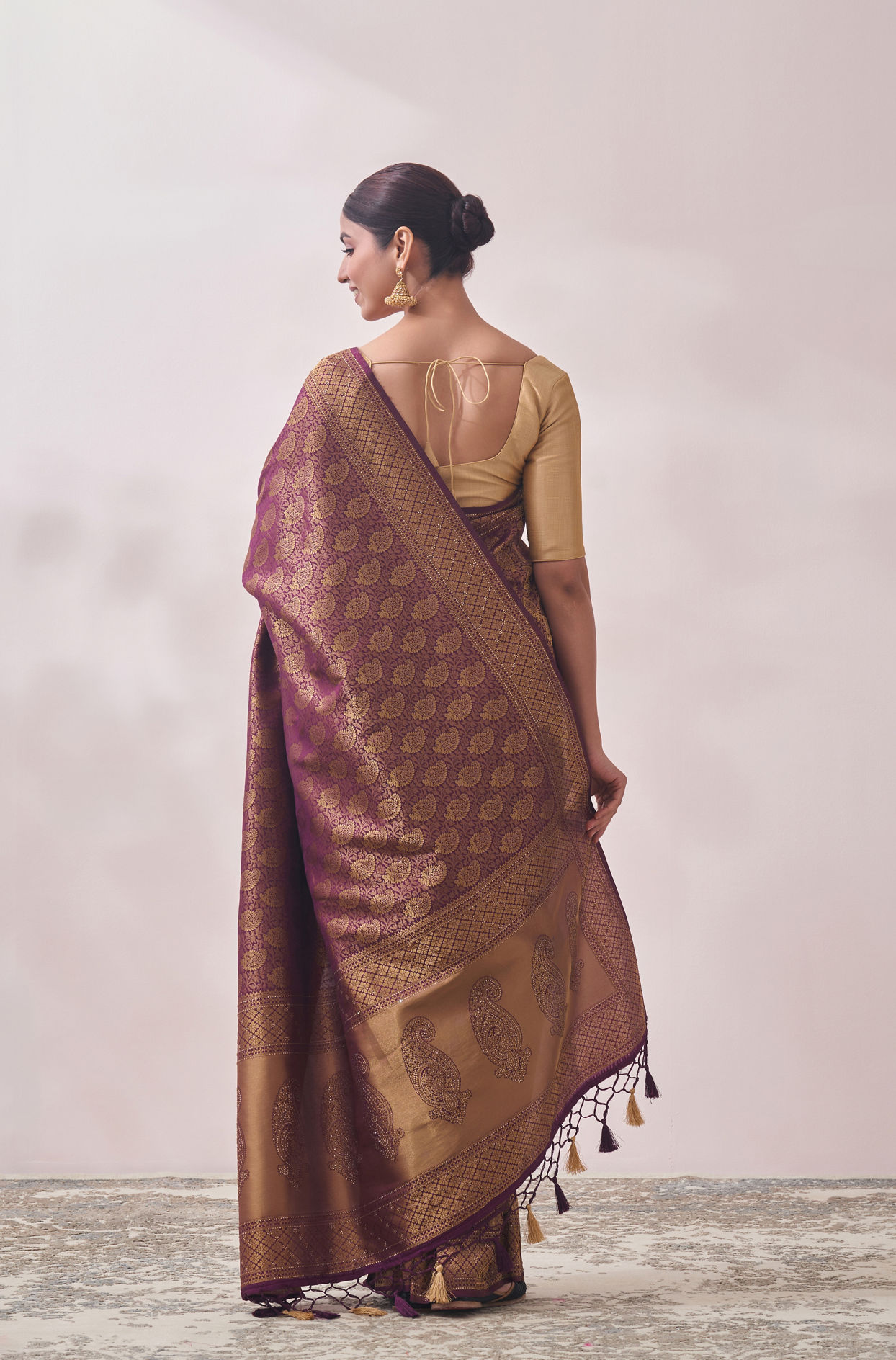 Berry Wine Patterned Saree image number 2