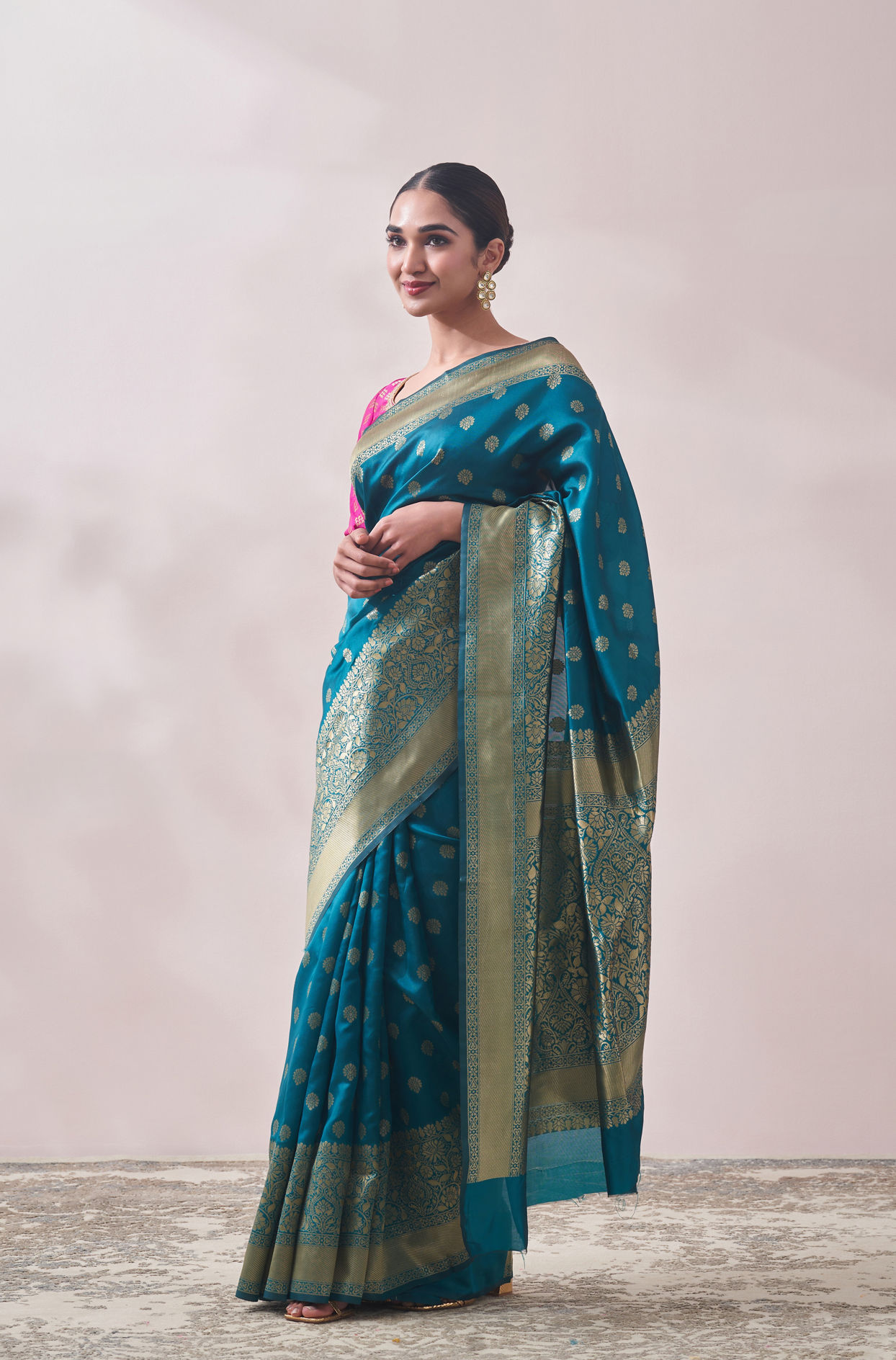 Mohey Women Turquoise Zari Weaved Saree image number 3