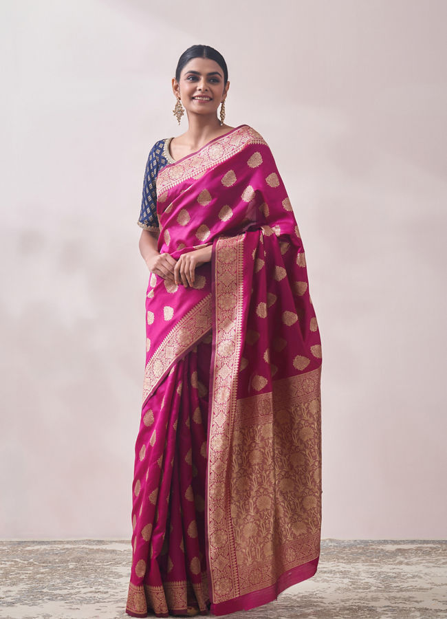 alt message - Mohey Women Magenta Zari Weaved Saree image number 0