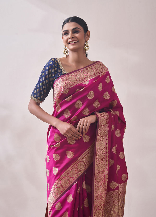 alt message - Mohey Women Magenta Zari Weaved Saree image number 1