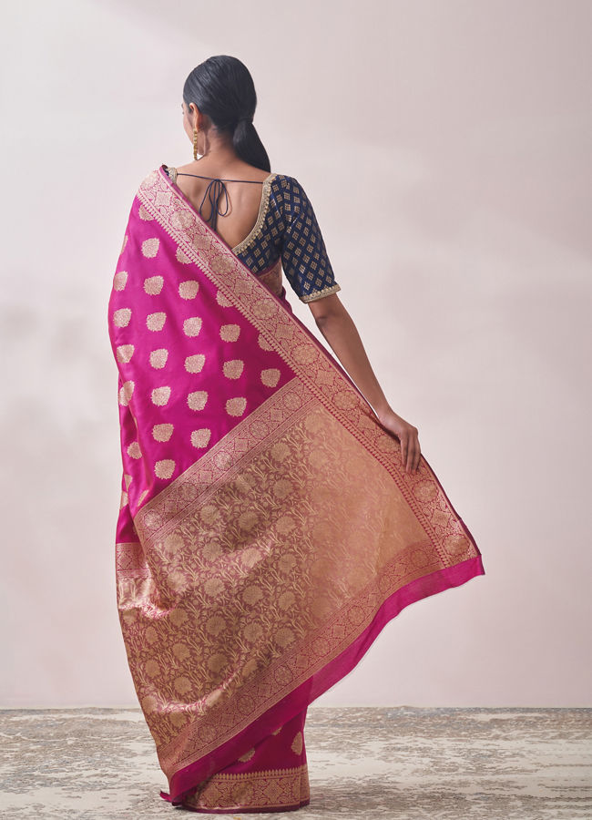 alt message - Mohey Women Magenta Zari Weaved Saree image number 2