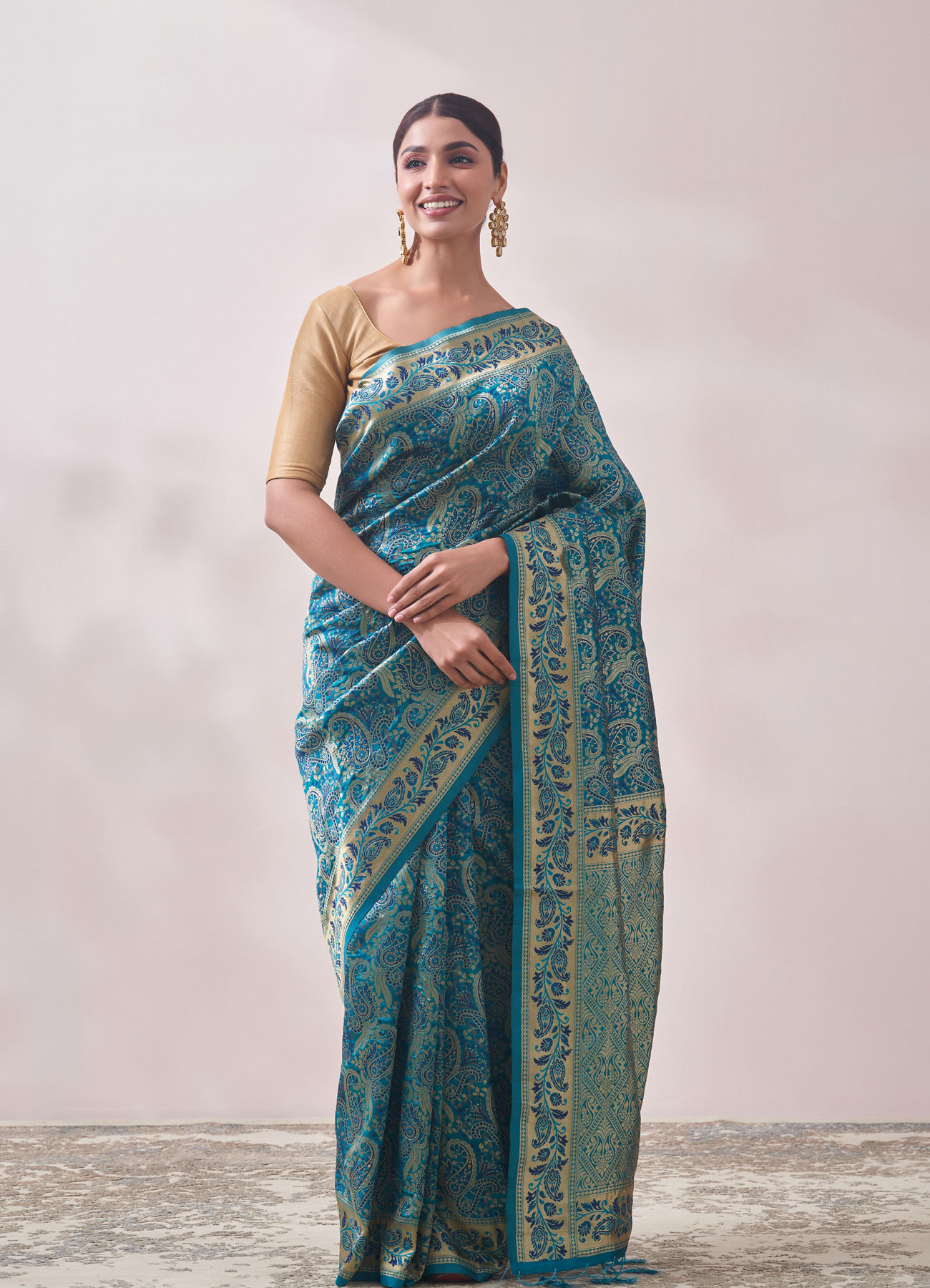 Mohey Women Teal Blue Patterned Saree