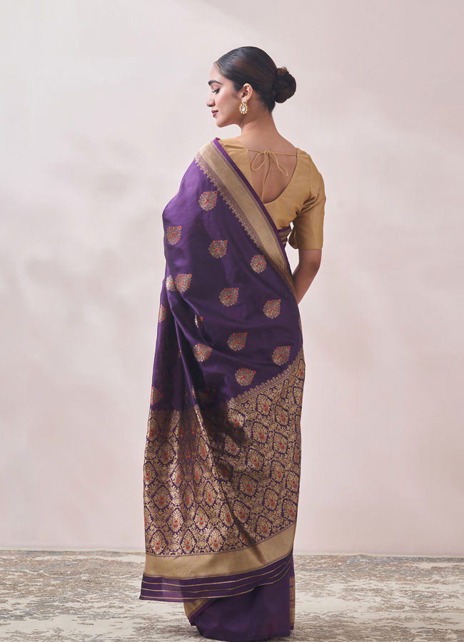 alt message - Mohey Women Dark Purple Contrast Motif Saree image number 2