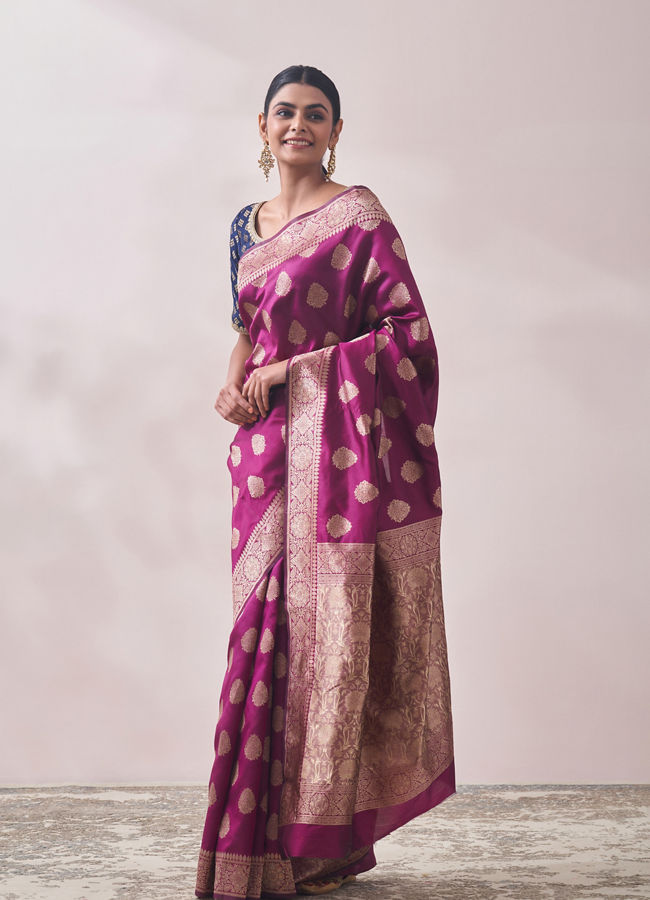 alt message - Mohey Women Deep Wine Patterned Saree image number 3