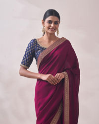 alt message - Mohey Women Deep Wine Patterned Saree image number 1