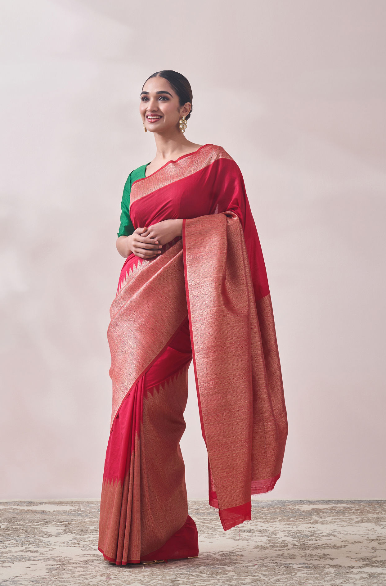 alt message - Mohey Women Rani Pink Patterned Saree image number 3