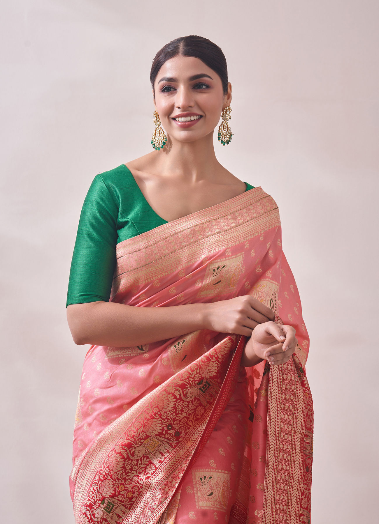 Mohey Women Light Pink Zari Weaved Saree