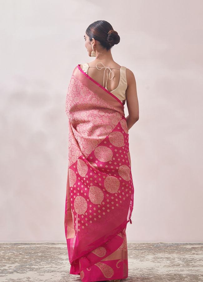 Mohey Women Rani Zari Weaved Saree
