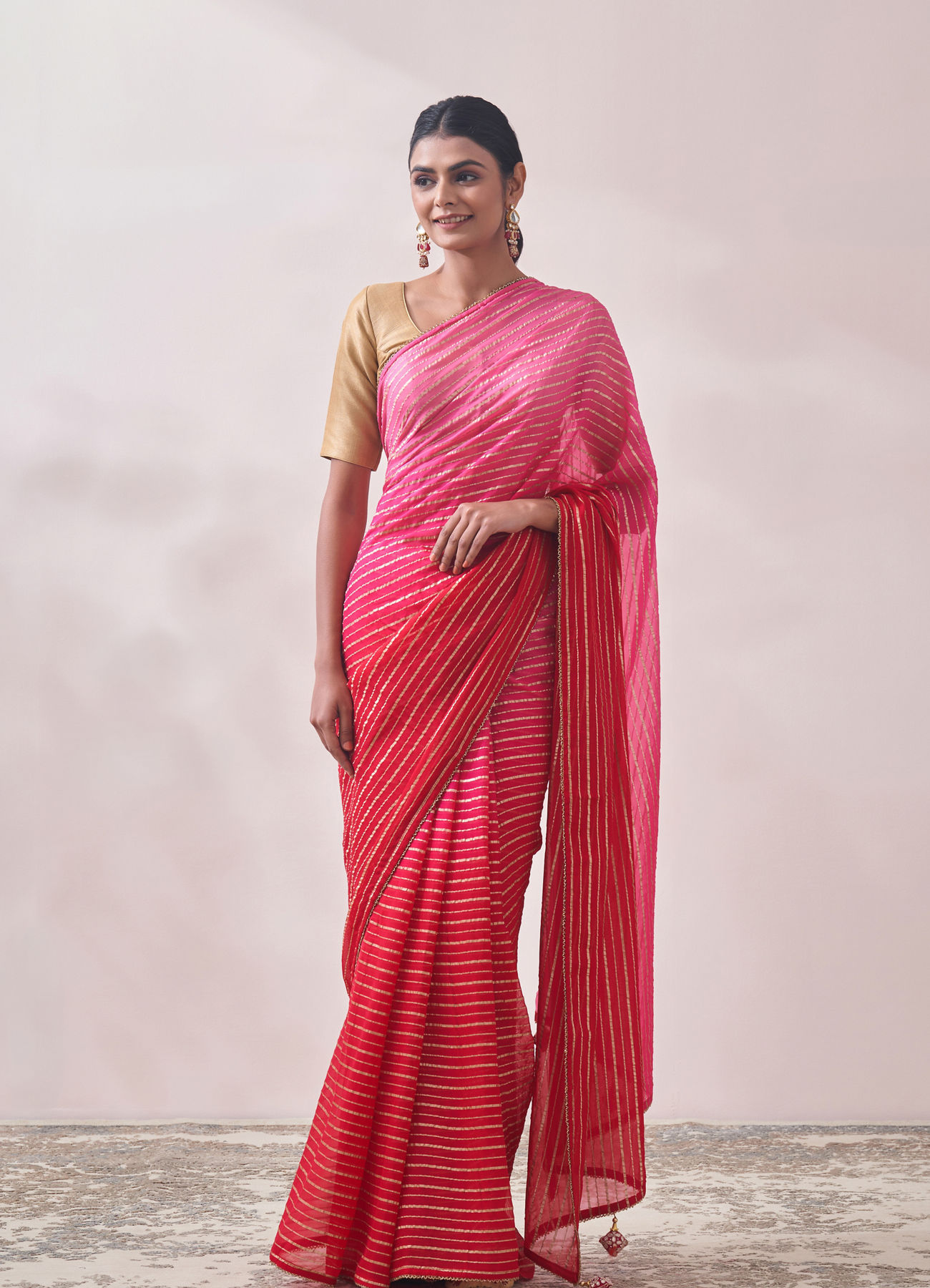 Mohey Women Pink Golden Striped Saree