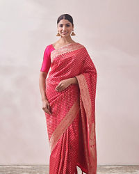 Mohey Women Rani Pink Patterned Saree