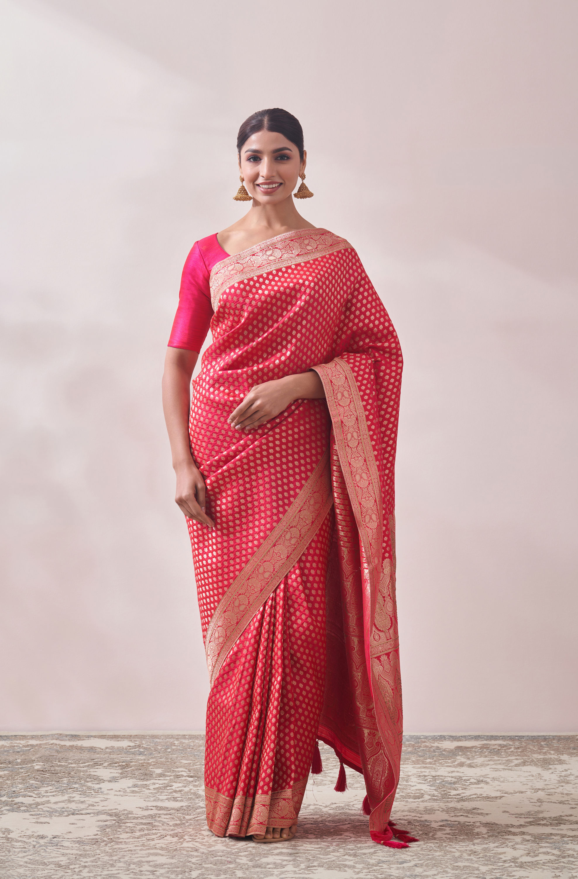 Mohey Women Rani Pink Patterned Saree