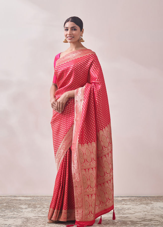 alt message - Mohey Women Rani Pink Patterned Saree image number 3