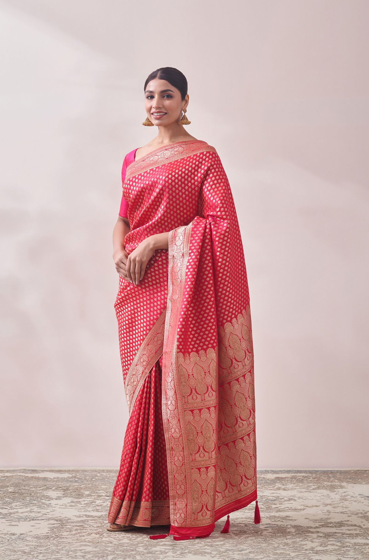 alt message - Mohey Women Rani Pink Patterned Saree image number 3