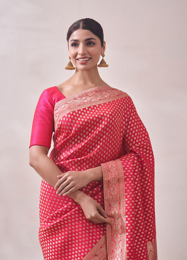 alt message - Mohey Women Rani Pink Patterned Saree image number 1