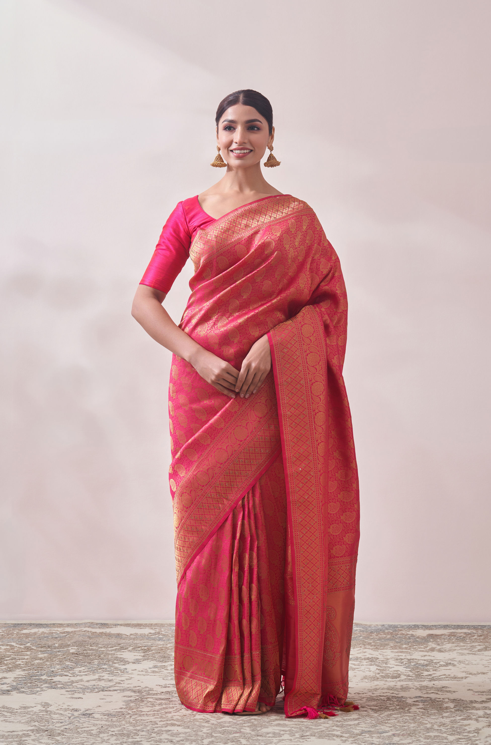 Mohey Women Rani Pink Patterned Saree