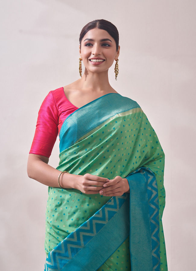 alt message - Mohey Women Light Green Booti Work Saree image number 1