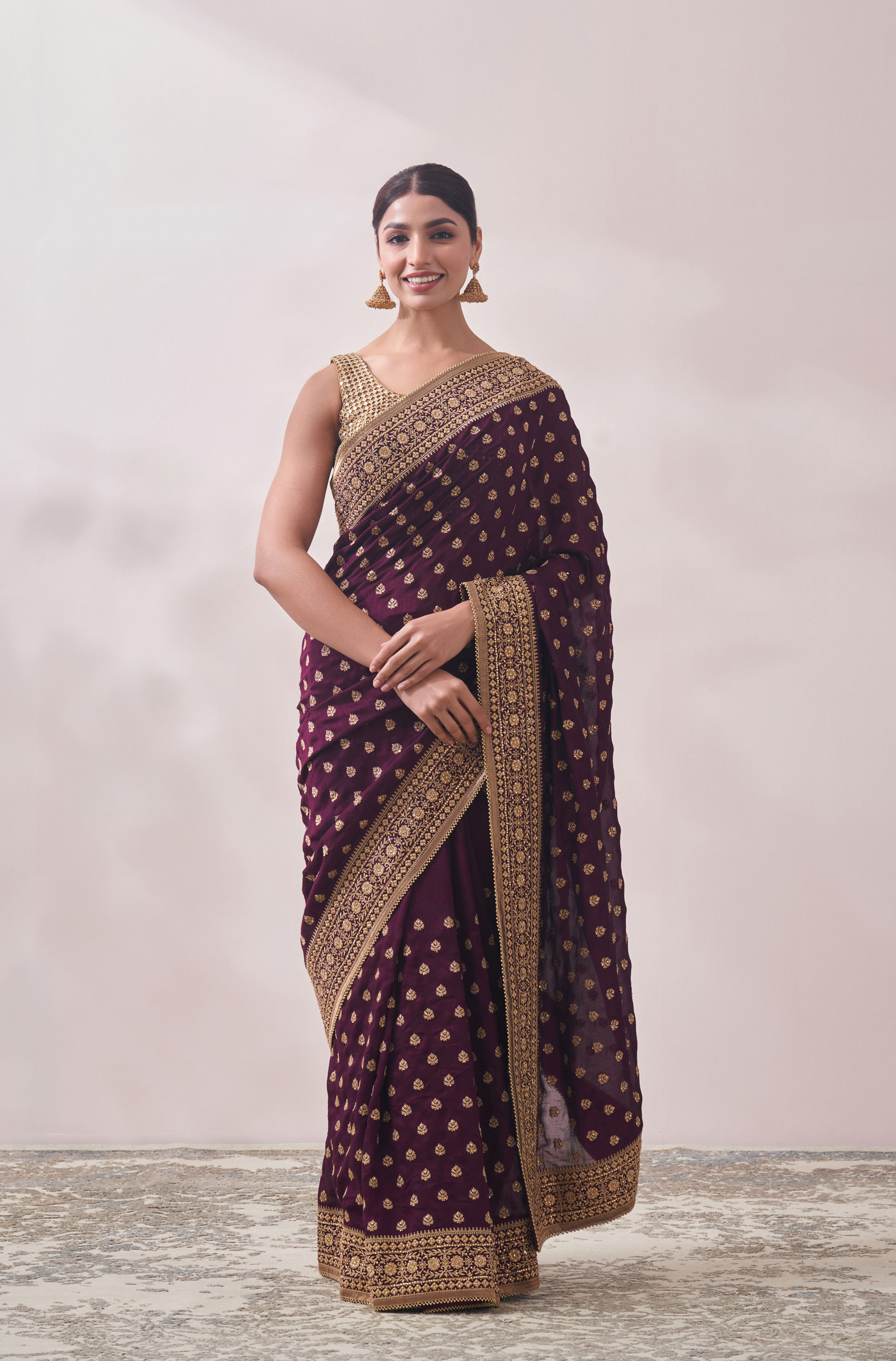 Mohey Women Wine Patterned Saree