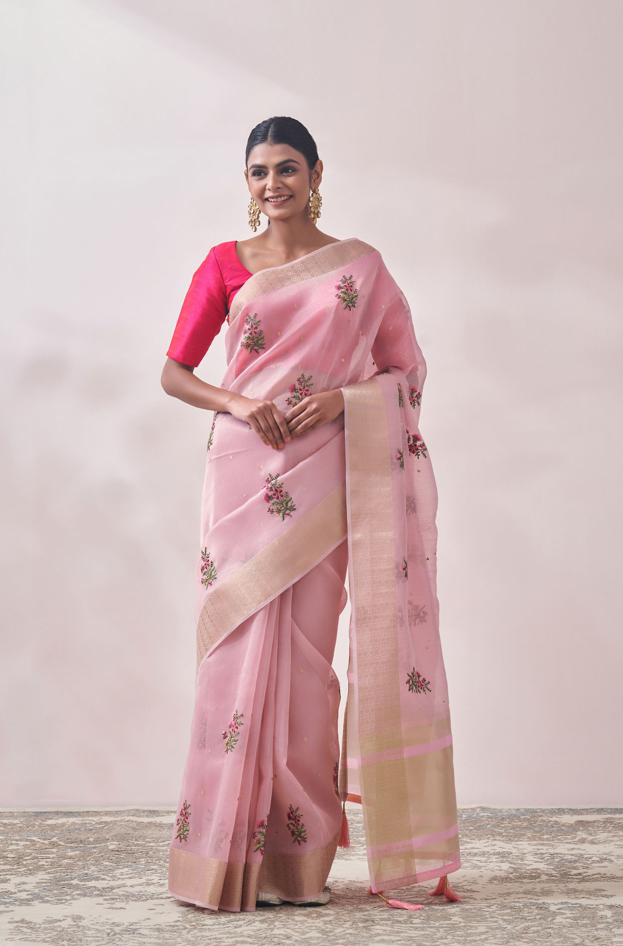 alt message - Mohey Women Light Pink Patterned Saree image number 0