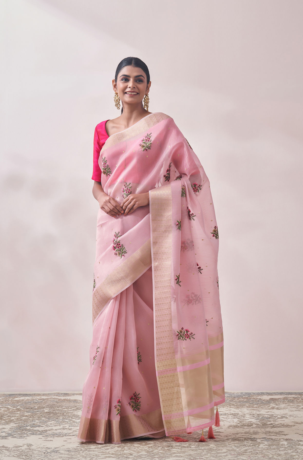 alt message - Mohey Women Light Pink Patterned Saree image number 3