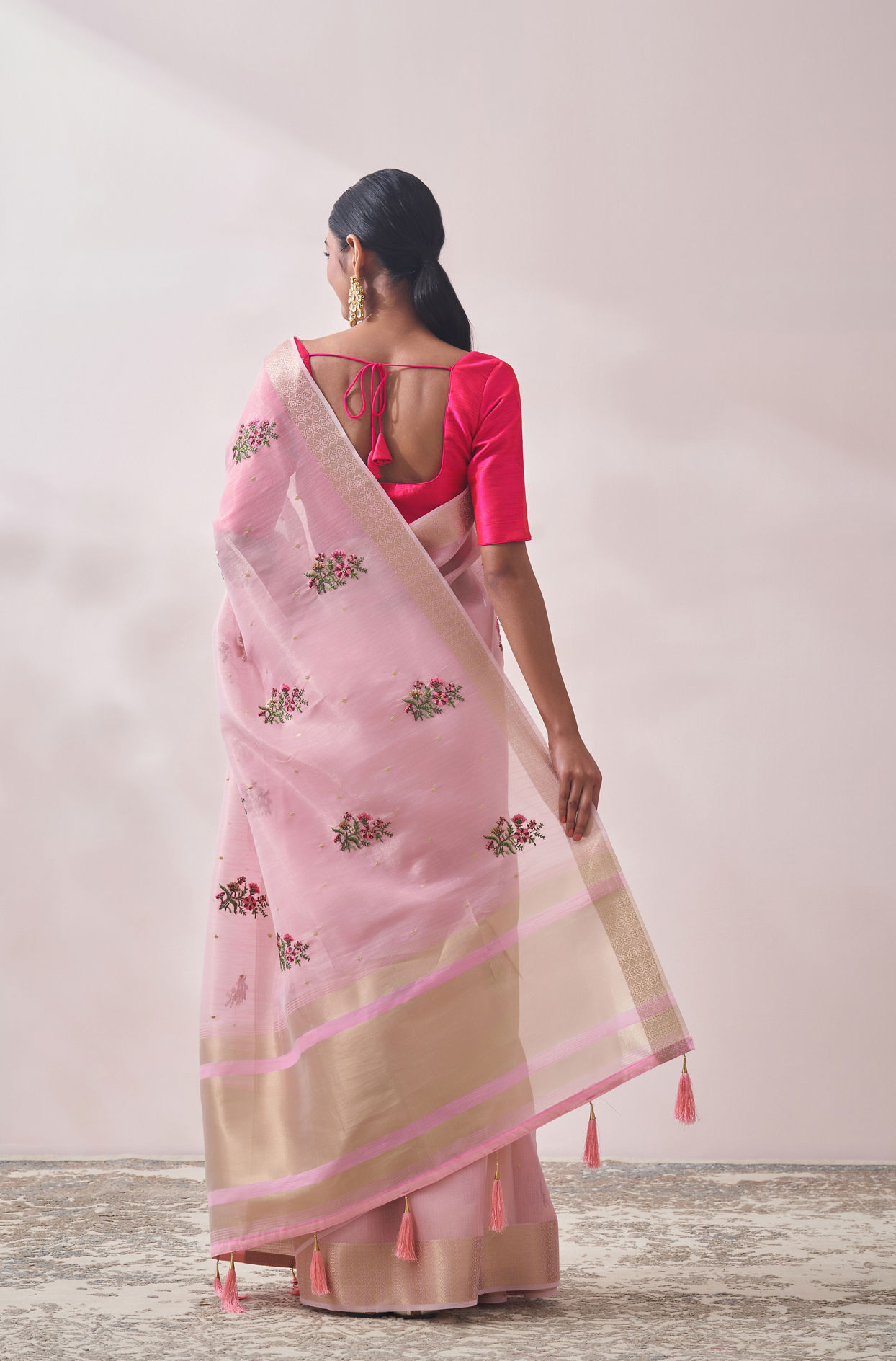 Mohey Women Light Pink Patterned Saree