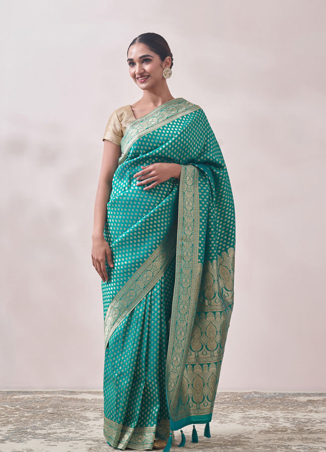 Mohey Women Rama Green Patterned Saree