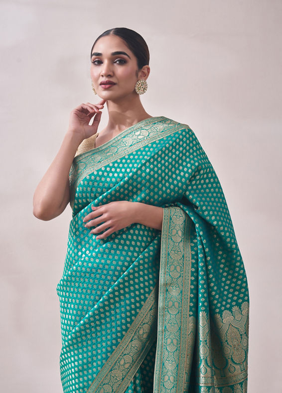 Mohey Women Rama Green Patterned Saree